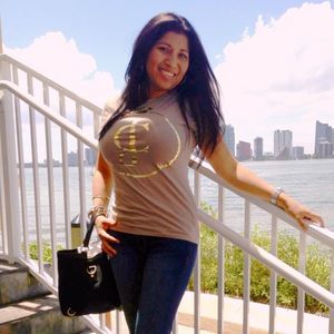 Meet your Posher, Claudia